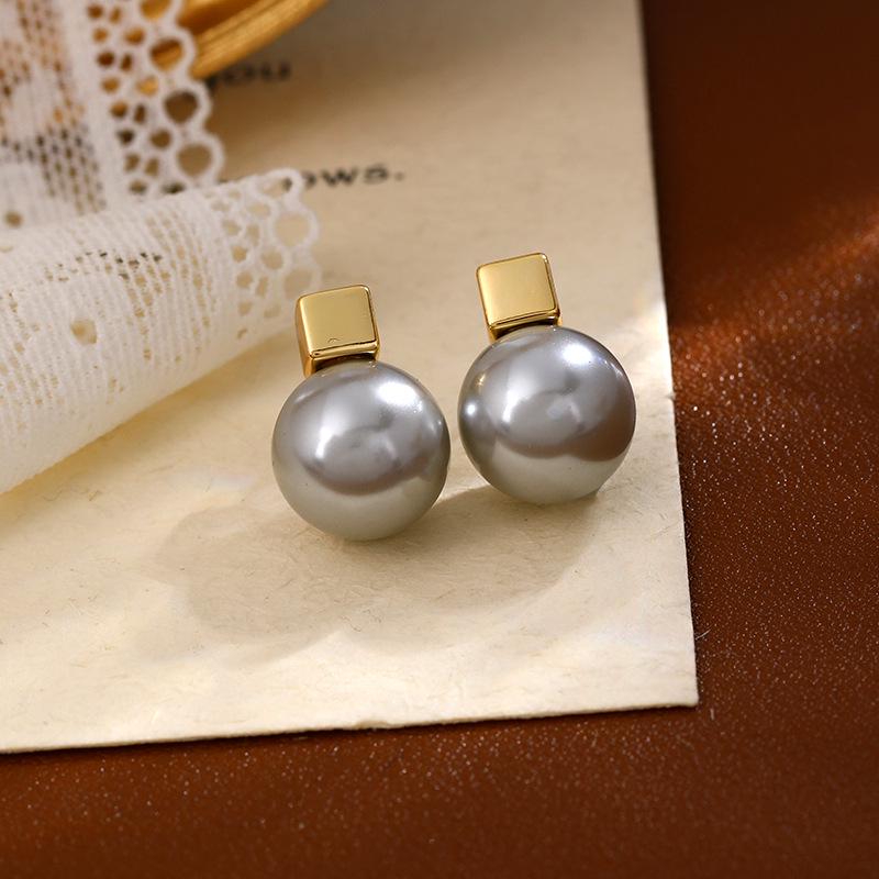 

Женские серьги из жемчуга и циркония высшего качества — настоящее позолоченное серебро для лета