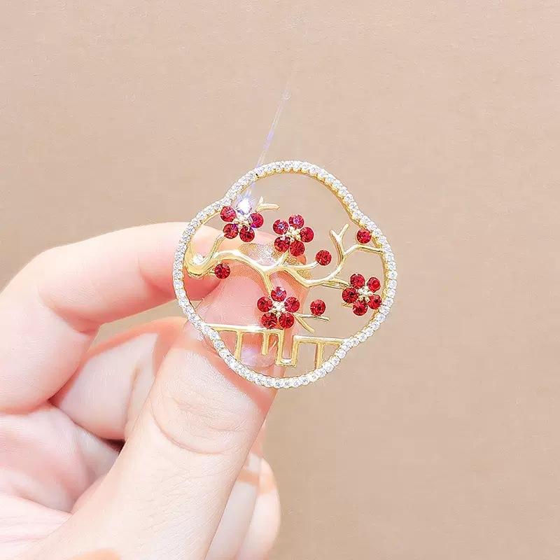Plum Blossom Brooch Niche Anti-Light Pin Red Corsage Women'S Luxury Accessories High-End Exquisite Tide