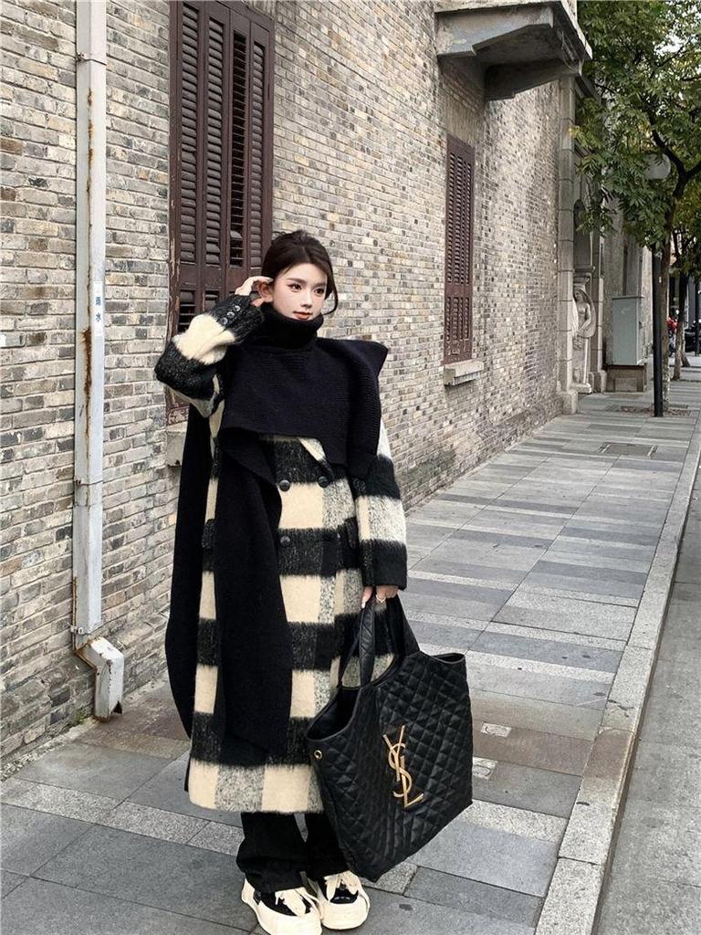 Korean Retro Plaid Woolen Coat for Women - High-End, Thickened, Medium-Length, Autumn/Winter Collection