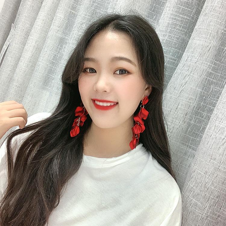 Red Earrings Popular Performance Earrings Light Luxury High Sense Exaggerated Petal Fringed Earrings Female