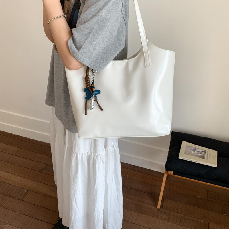 Fashion Tote Bag Large Capacity Armpit Bag New Women's Bag Commuter Shoulder Bag