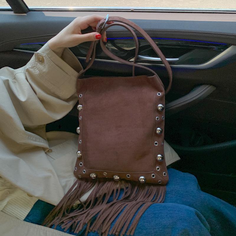 Internet Celebrity Same Casual Punk Matte Suede Shoulder Messenger Bag Trendy Fashion Rivet Tassel Tote Small Square Bag