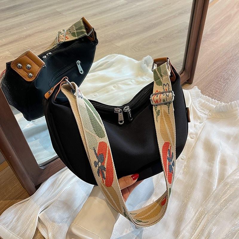 

Stylish Oxford Cloth Shoulder Bag For Women Simple Design Versatile Spring Summer Fashionable Black Floral
