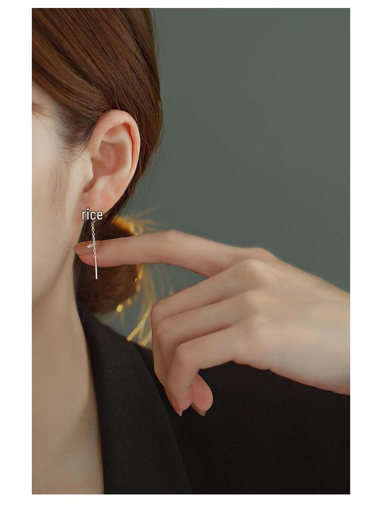 Banyan Tree S925 Silver Daisy Earrings: Simple, Trendy Flower Design for Women (2022)