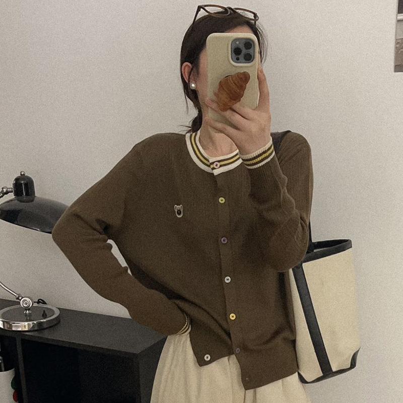 Dámský lehký kardigan z 50% vlny a 50% morušového hedvábí - všestranný úplet na 4 sezóny pro celoroční pohodlí a styl