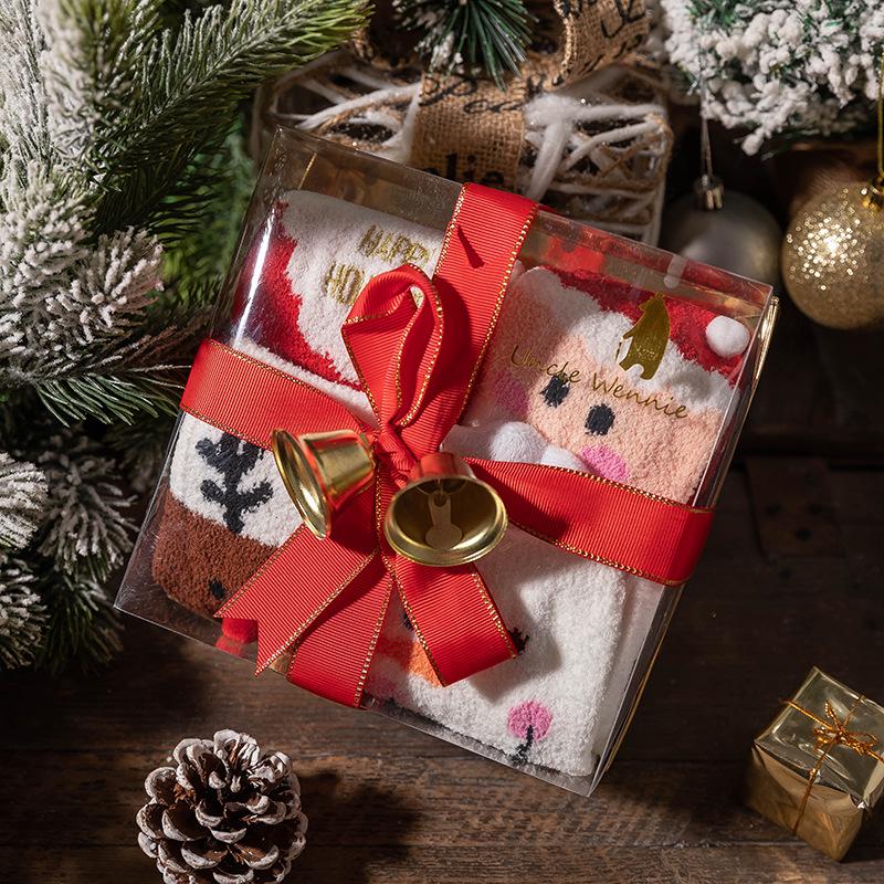 

Подарочная коробка с 4 парами уютных рождественских носков из кораллового флиса – Домашняя одежда и одежда для сна One size