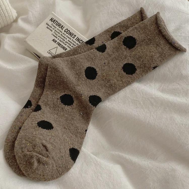Women's Autumn and Winter Thickened Velvet Warm Point Yarn Polka Dot Wool Tube Socks