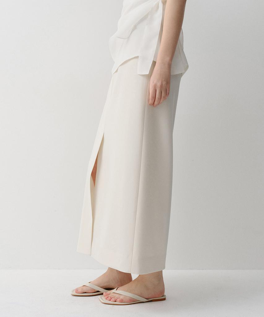 Ia Long Slit Skirt (Cream)