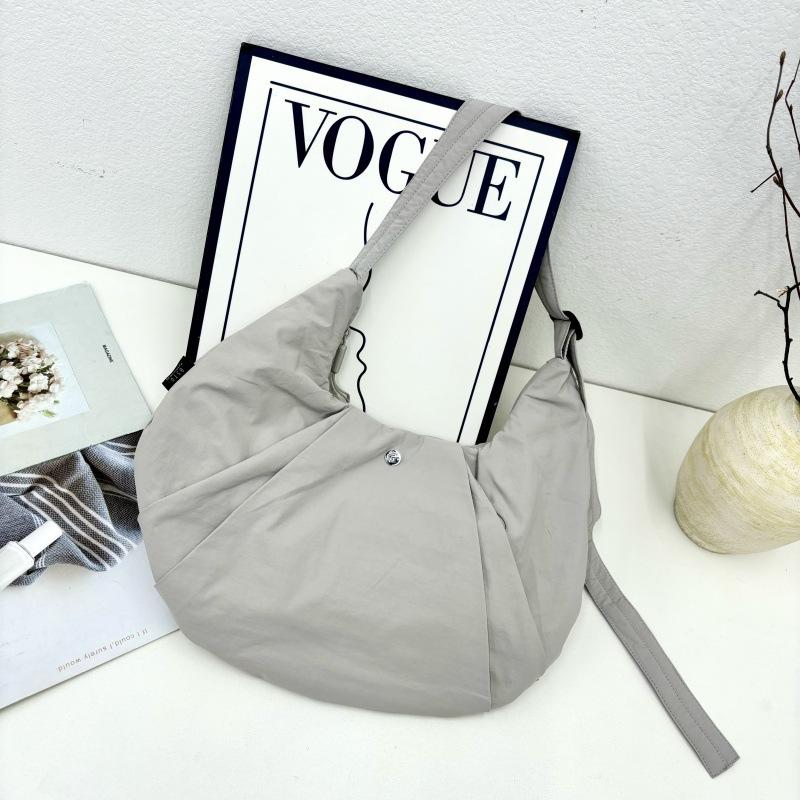 Trendy Nylon Dumpling Bag Horn Yoga Bag Women's Commuter Simple Shoulder Bag Messenger Bag Moon Bud Bag