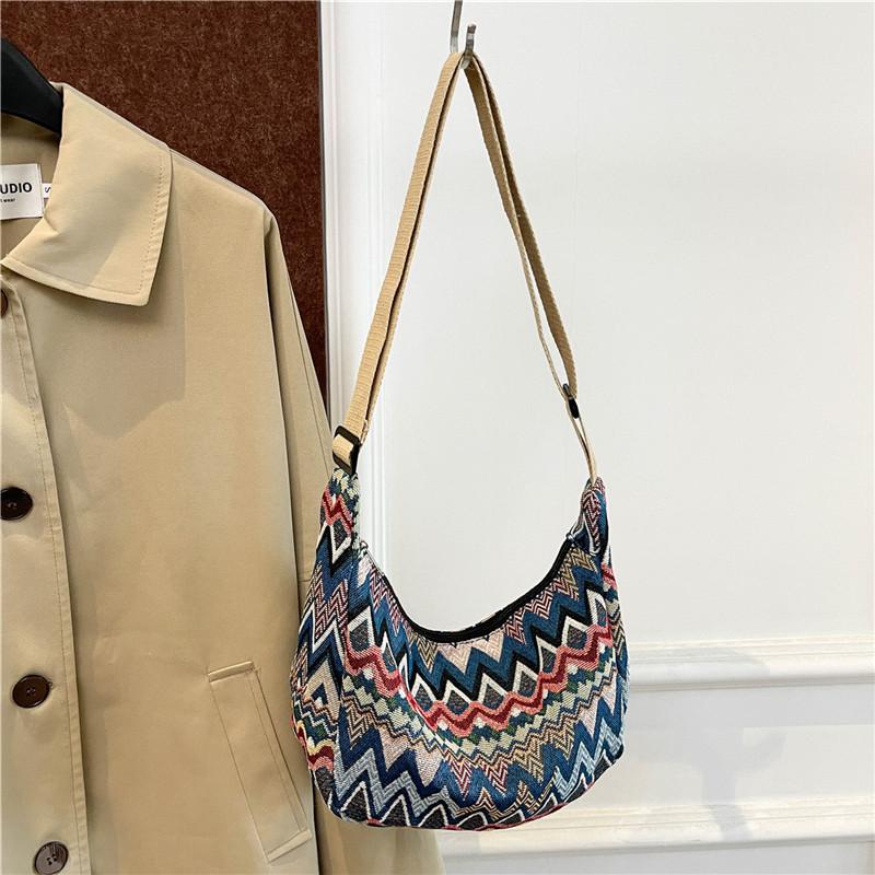Large Capacity Ethnic Style Bag for Women New Knitted Fashion Crossbody Bag for Women Ins Handmade Single Shoulder Dumpling Bag