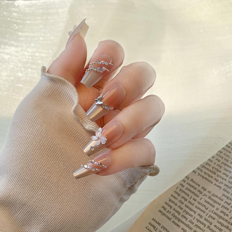 2026 Stylish Medium-Length Wearable Flower Nail Tips - High Quality, Handmade Detachable Nail Art for Students
