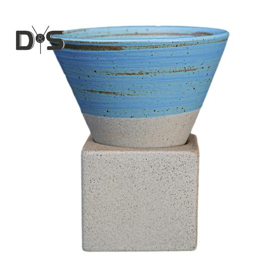 Tazza da caffè a imbuto in ceramica grezza da 200 ml con base Resistente al calore fatta a mano in stile giapponese Latte Cappuccino Tè Espresso Tazza affusolata Regalo di compleanno