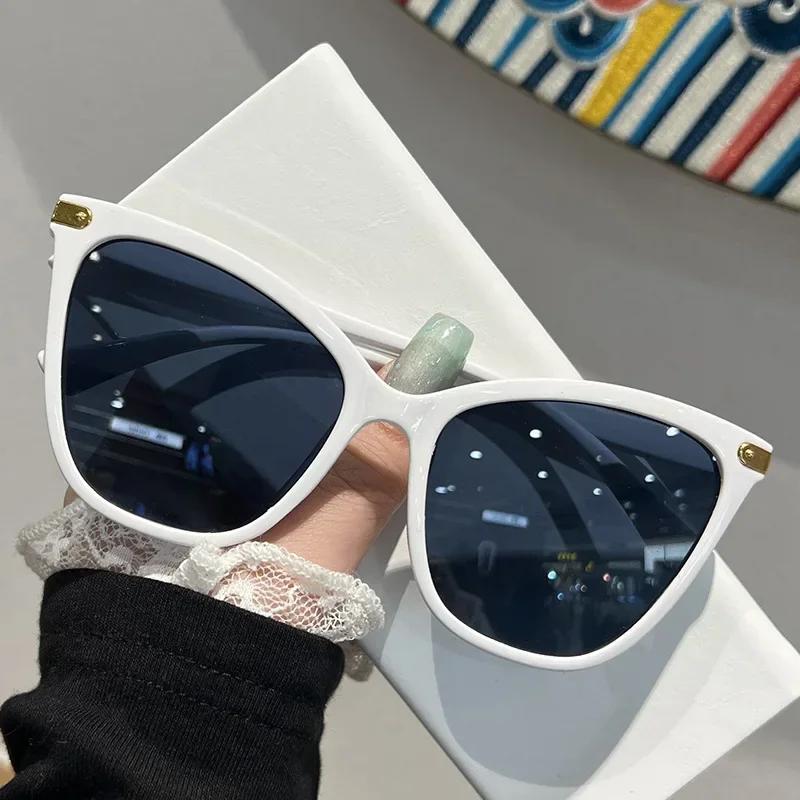 Fashionable Cat Eye Sunglasses Large Frame UV400 Protection for Street Photography Travel Beach Walk