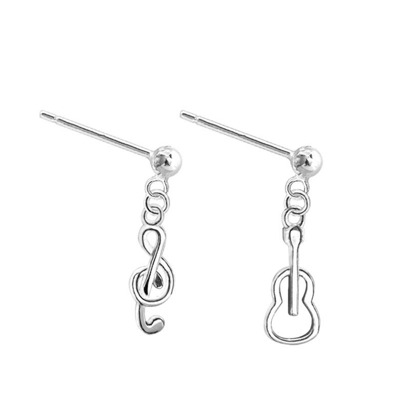 

Милые маленькие серьги-гитары для женщин, минималистичные, креативные, студенческие, мини-серьги-гвоздики в виде музыкальных нот, асимметричные серьги для женщин