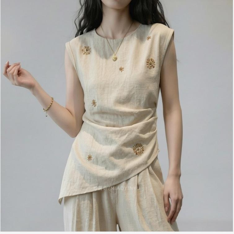 Summer new light mature floral embroidered sleeveless tank top, off-white waist-cinching old money style plus-size top