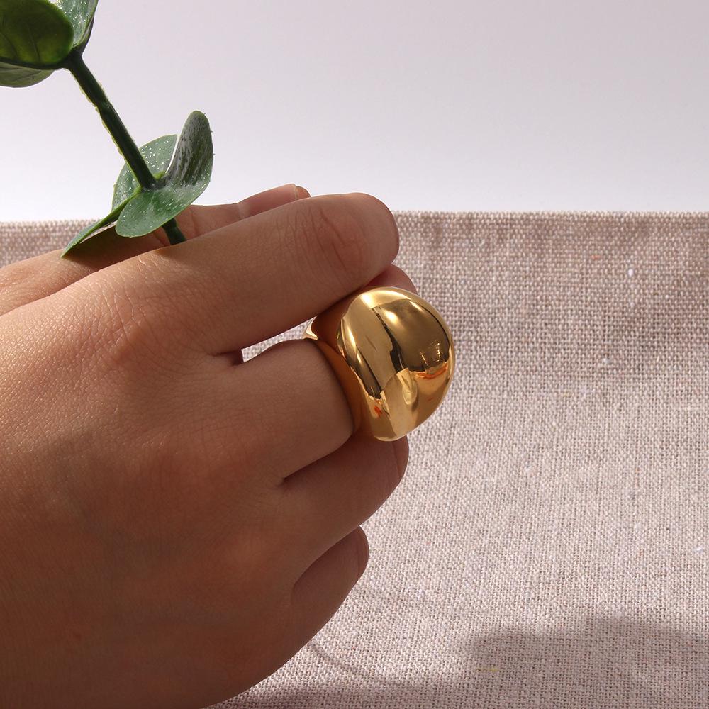 

18K Gold-Plated Unisex Ring with Hand-Polished Concave Design Size 8