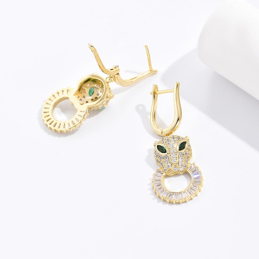 Creative, Personalized, Realistic Cheetah Earrings with Light Luxury and Slightly Inlaid Green Eyed Leopard Earrings