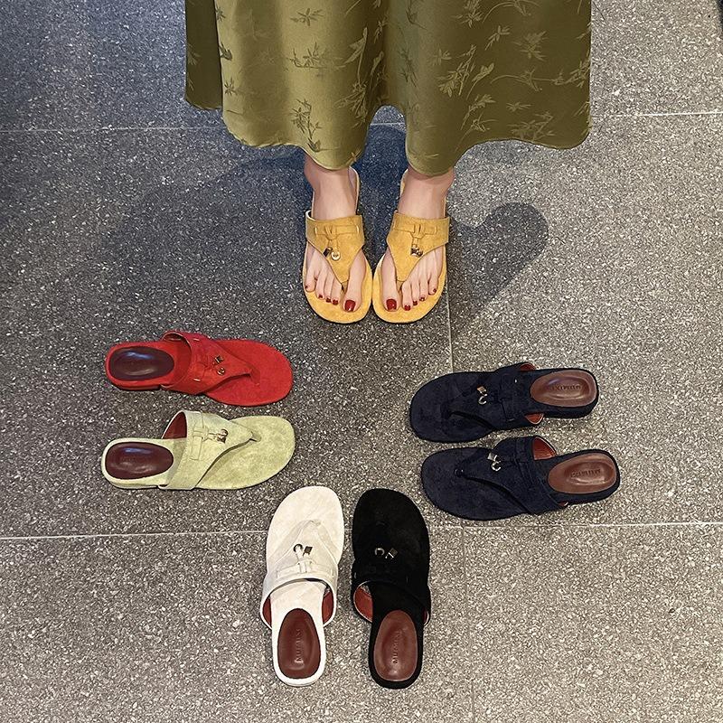 New retro flip-flops slippers women's summer wear thick heels, cold slippers women's skirt