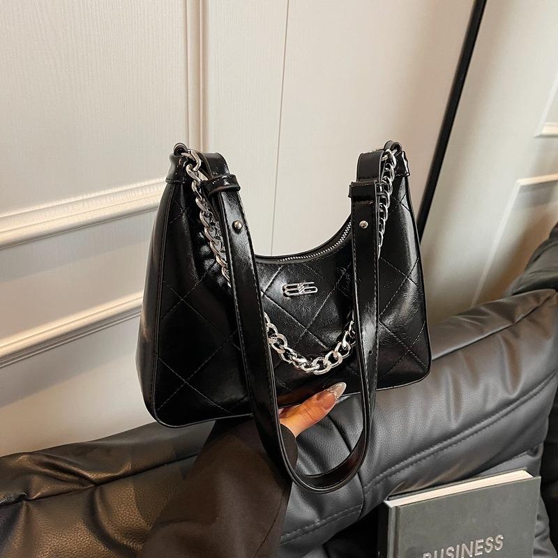 Versatile chain small bag women's new fashion diamond underarm bag summer simple commuter shoulder bag