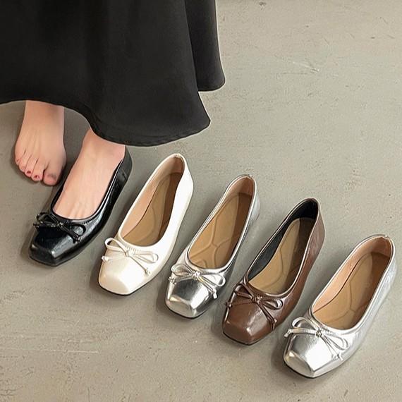 Retro silver bow light mouth versatile single shoes women's spring 2026 new flat bottom square head French beanie shoes