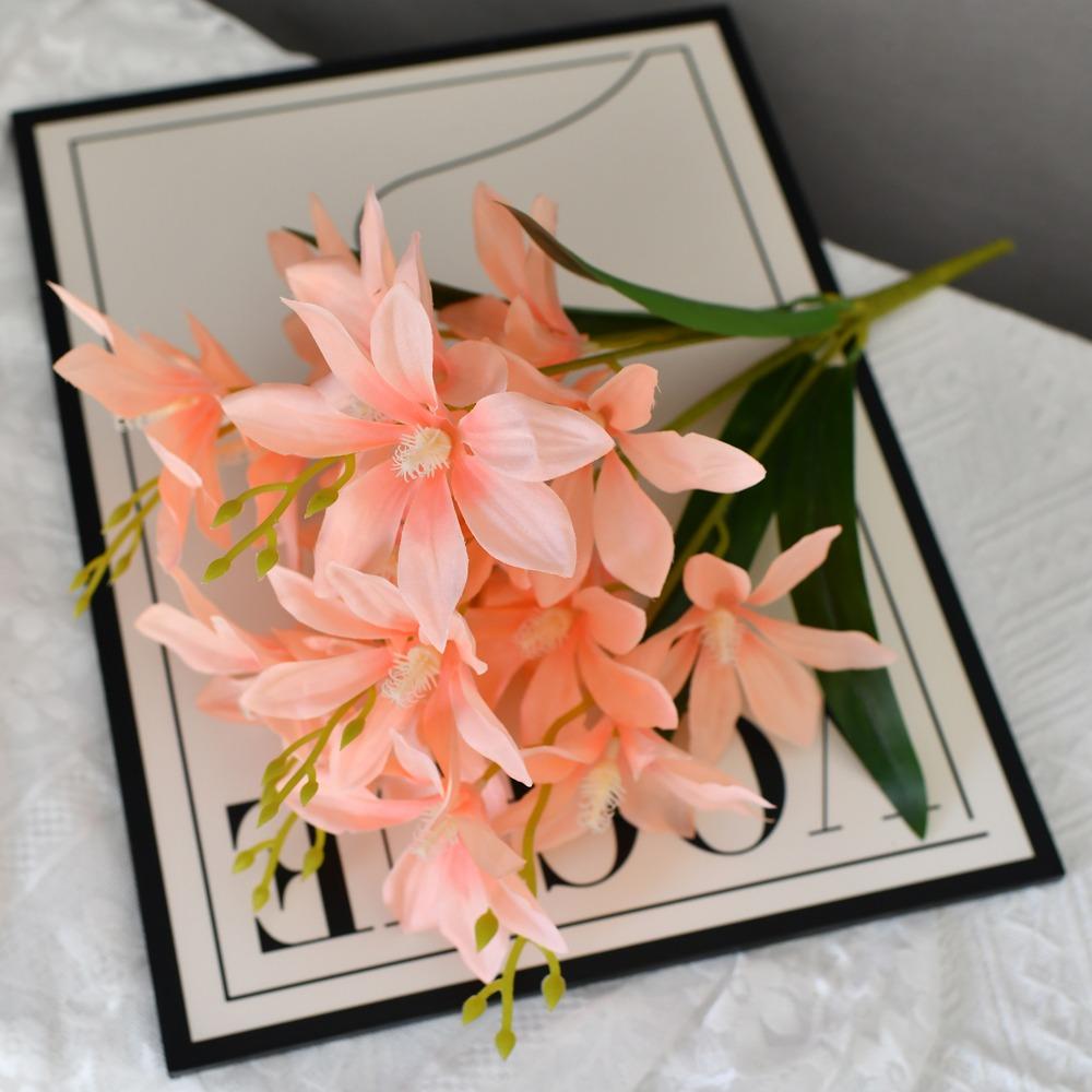 

Decorative Gift Bundles Artificial Flower Fake Flower Bouquet for Wedding Hotel Banquet Decoration рожевий/шампанського