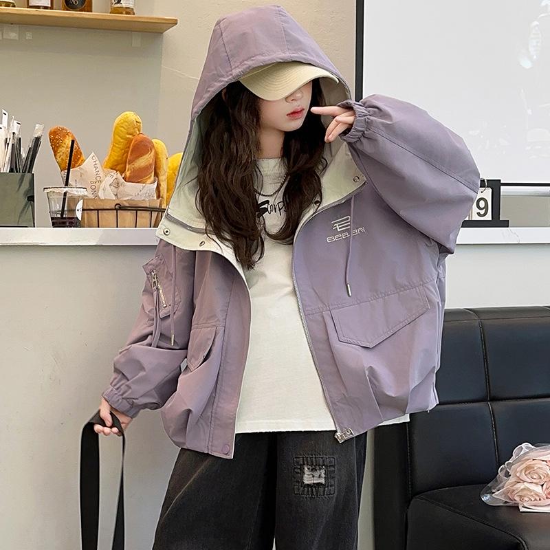 

Трендовая куртка с капюшоном для девочек с крутыми рукавами и карманами на осень 2025 года 120 cm