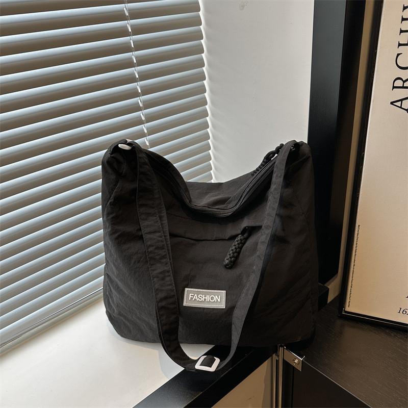 Stylish Casual Shoulder Crossbody Bag Large Capacity For Commuting And Daily Use