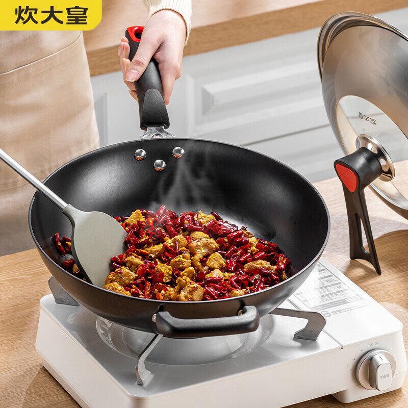 Cooker King Heritage Rust-Resistant Cast Iron Wok