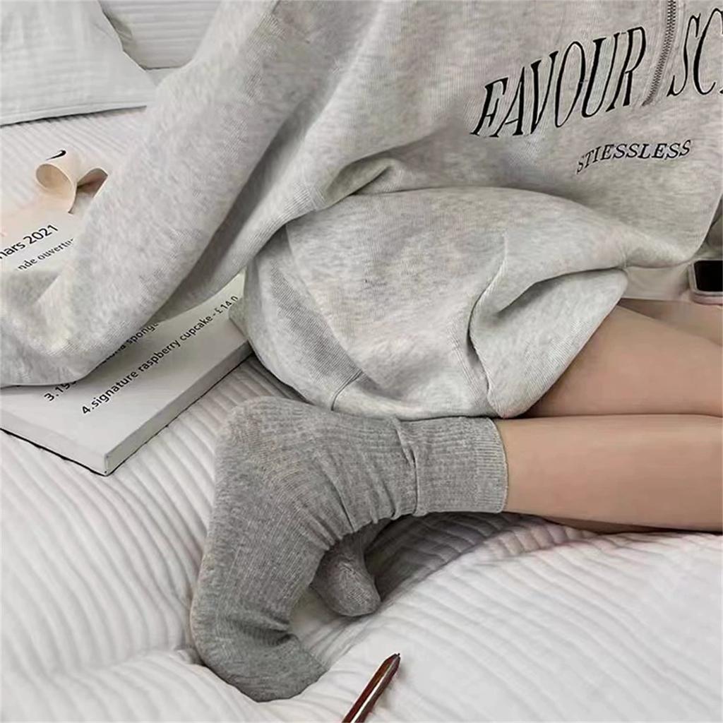 Trendy Japanese minimalist basic striped cotton mid-calf slouch socks