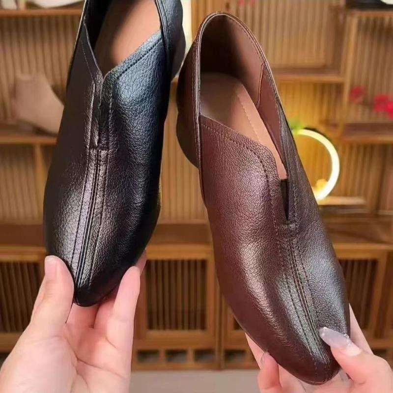 Autumn New Black Thick Heel Small Leather Shoes Women's Retro Fashion Round Head Comfortable Commuting Shoes