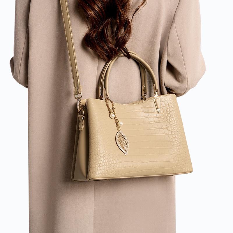 Chinese Women S Handbag Simple Mother Shoulder Messenger Bag Crocodile Face Women S Bag