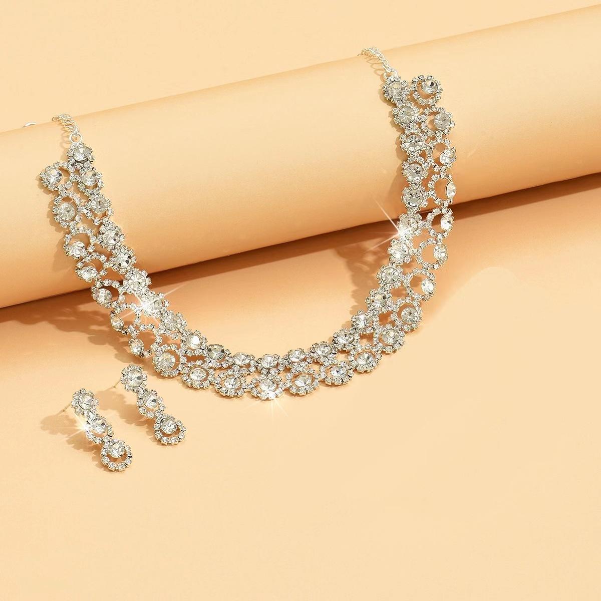 

Ветер Высококачественное Банкетное Ожерелье Женский Универсальный Комплект Серег Ретро Стиль Суда Ближнего Востока Ювелирные Изделия