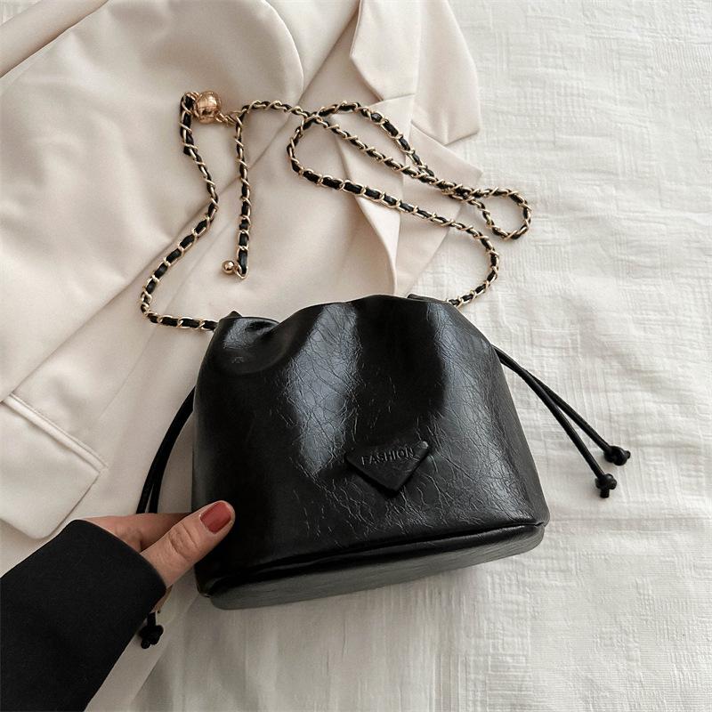 

Новая зимняя сумка Niche Design для женщин в стиле ретро с цепочкой, однотонная женская сумка-ведро на одно плечо, модная сумка через плечо