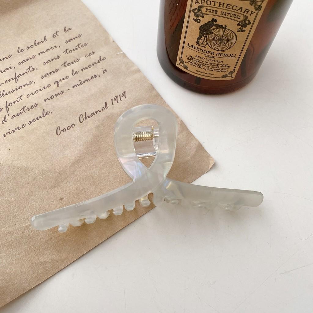 Exquisite Korean Style Medium Size Pvc Shark Hair Claw Clip For Elegant Hairstyles