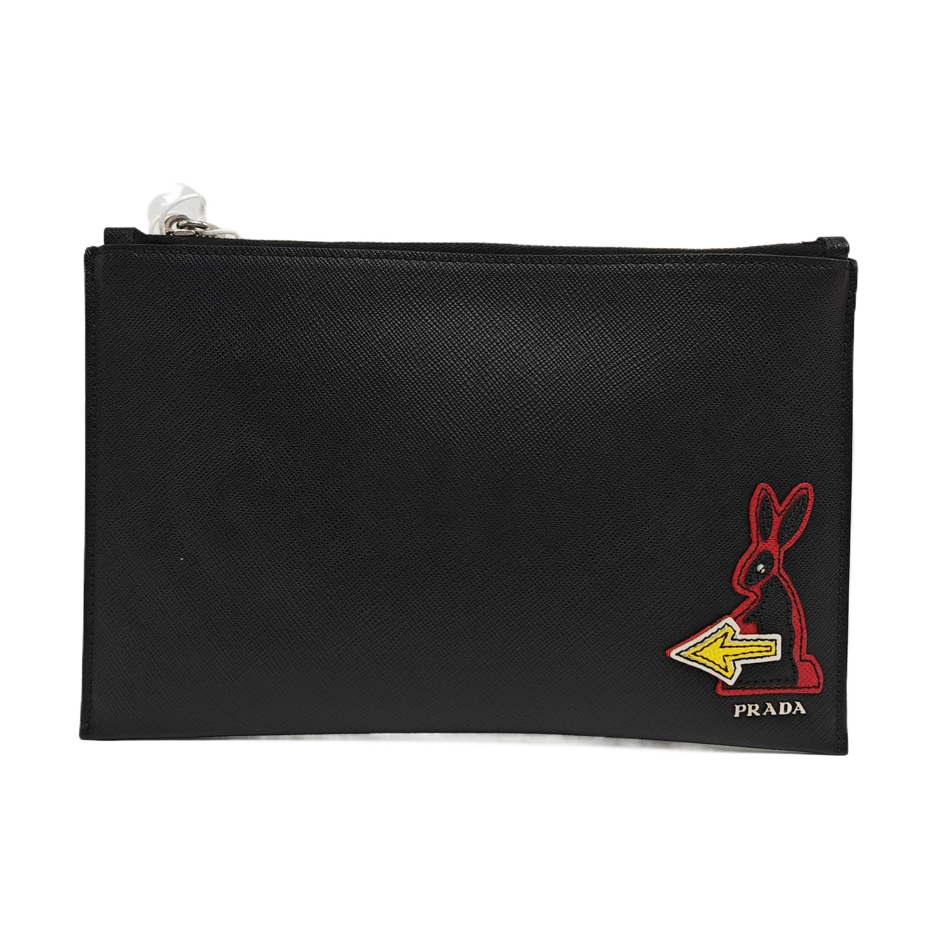 [Pre-Owned] Logo Rabbit Safiano Leather Clutch - Excellent #1N52YQ6 ONE SIZE