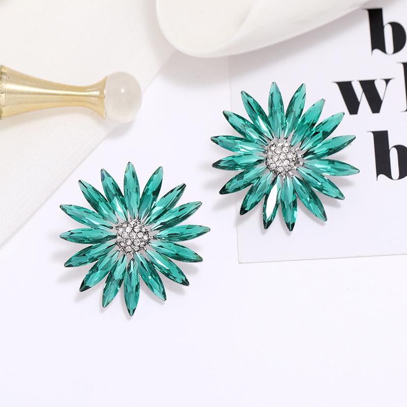 

Корейская модная личность хрустальные серьги-пусеты женские блестящие темпераментные преувеличенные простые серьги универсальные цветочные украшения для ушей