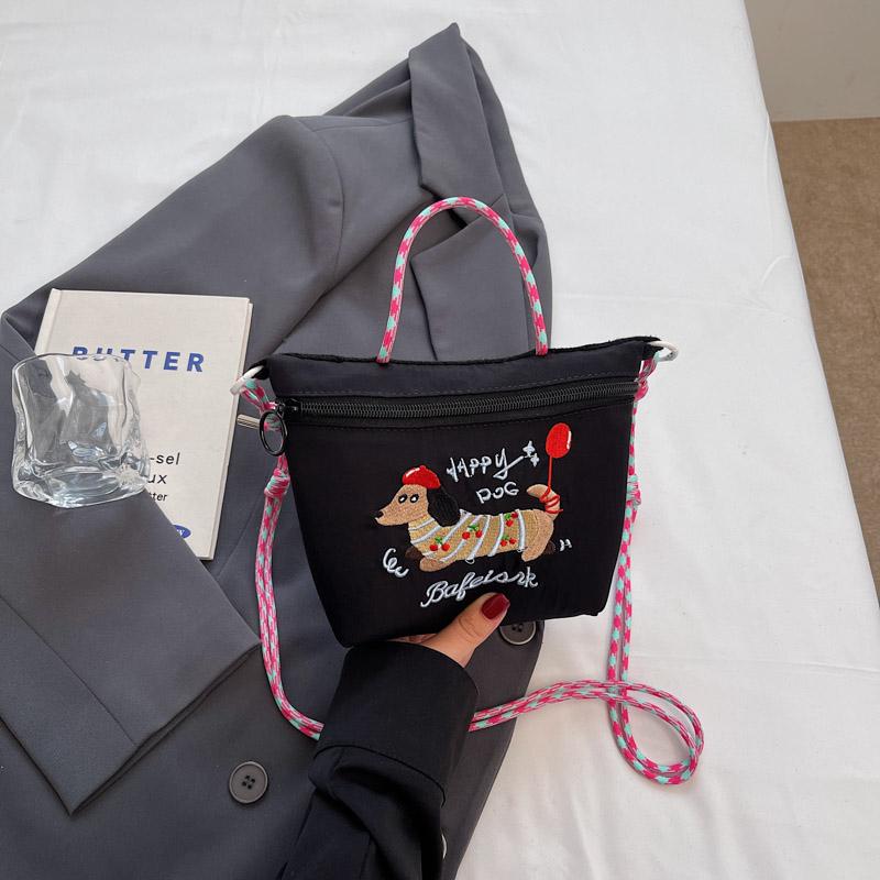 Embroidered dog handbag made of nylon for women; Japanese-style casual bag for commuting and going out; versatile single shoulde