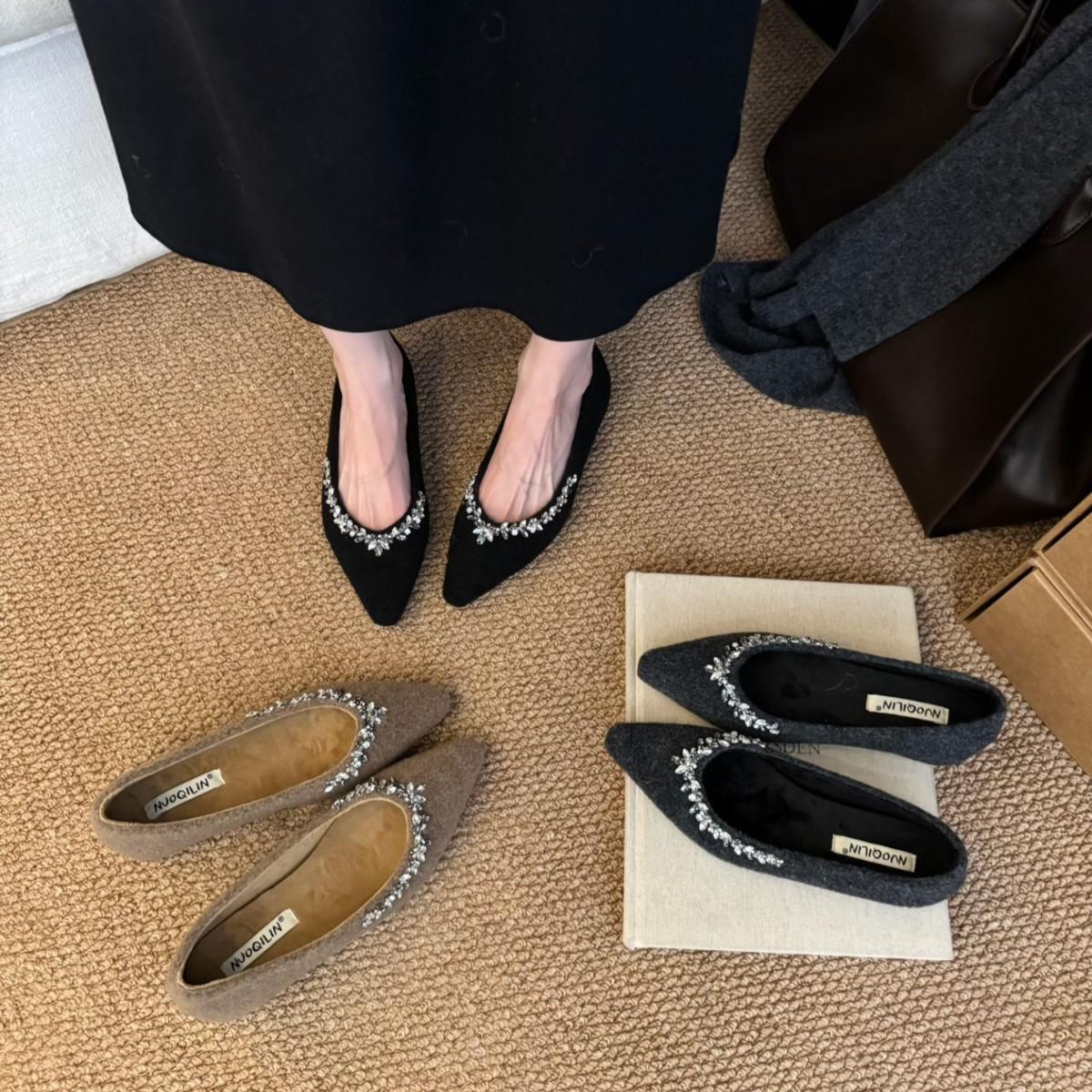 

2025 spring shallow commuter single shoes women s pure desire wind sweet French pointed rhinestone velvet soft bottom flat bottom 39 хакі