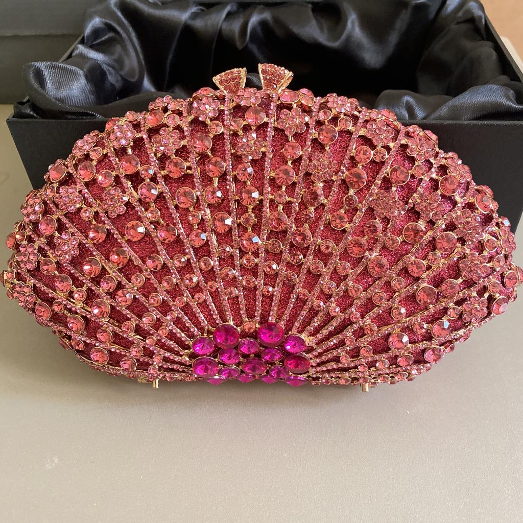 Hollow Out Rose Red Rhinestone Diamond Wedding Purse New Fashion Women’s Crystal Evening Clutches BagLady Chain Party Clutches