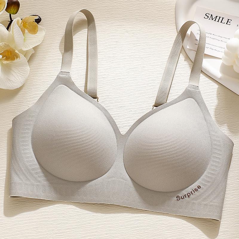 103 Medium-Thick Seamless Push-Up Bra for Women, Anti-Sagging, Wire-Free, with 2CM One-Piece Fixed Cup for Small Chest.