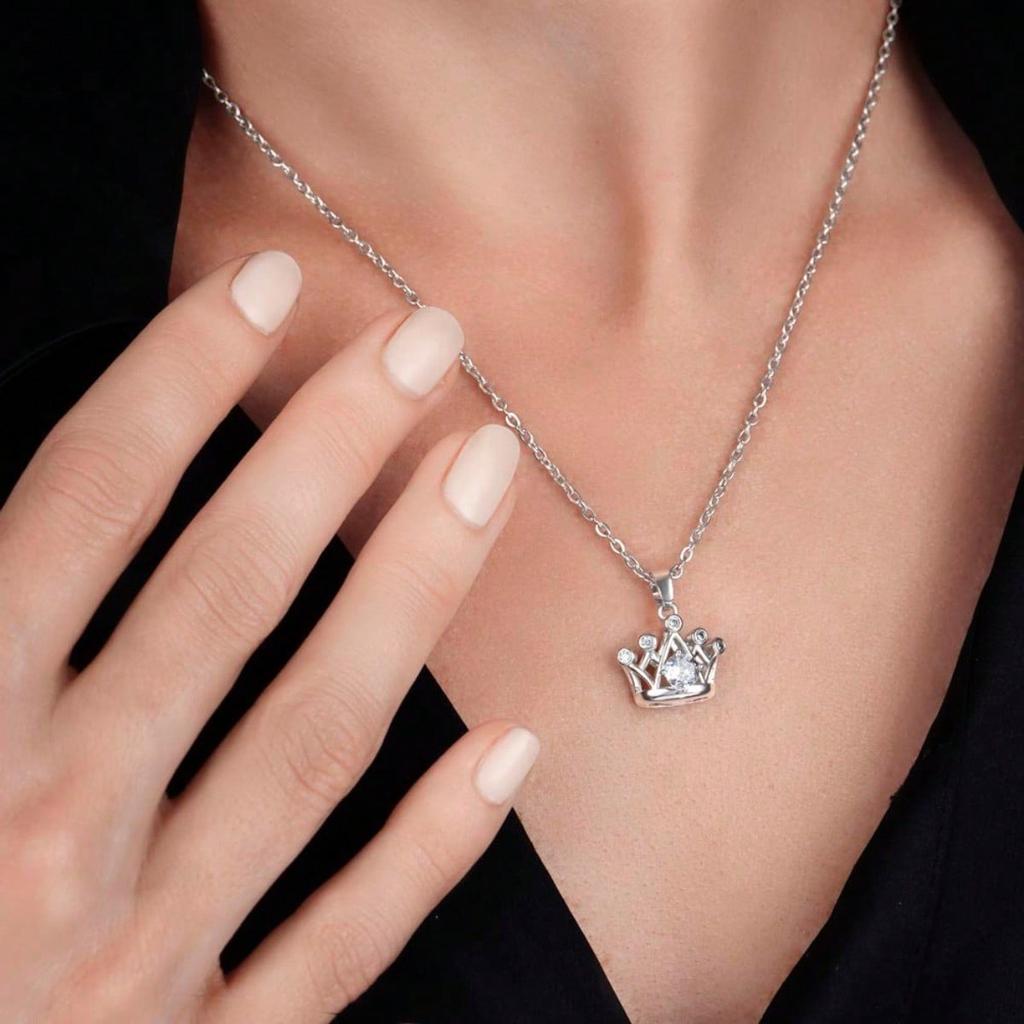 1pc Ladies' Crown Pendant Necklace, Embellished with Synthetic Zircon, Suitable for Daily Wear, Birthday Gifts, Holiday Gifts