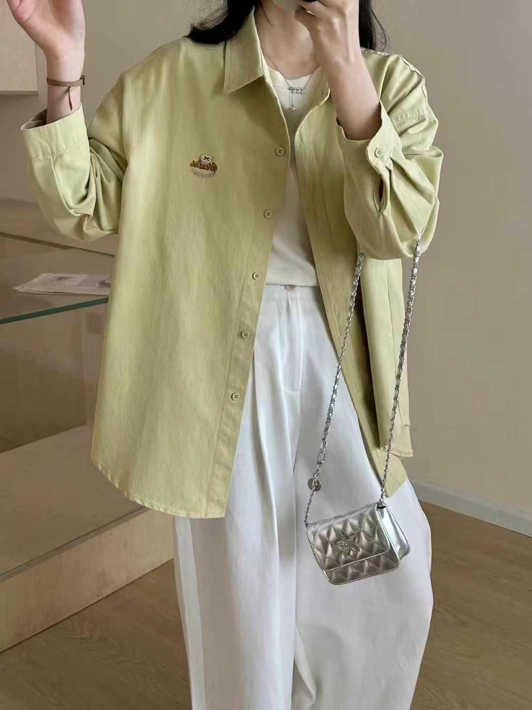 

Женская джинсовая рубашка больших размеров с длинным рукавом на начало весны 2025 года - Европейский стиль, свободная повседневная верхняя одежда Medium светло-зеленый