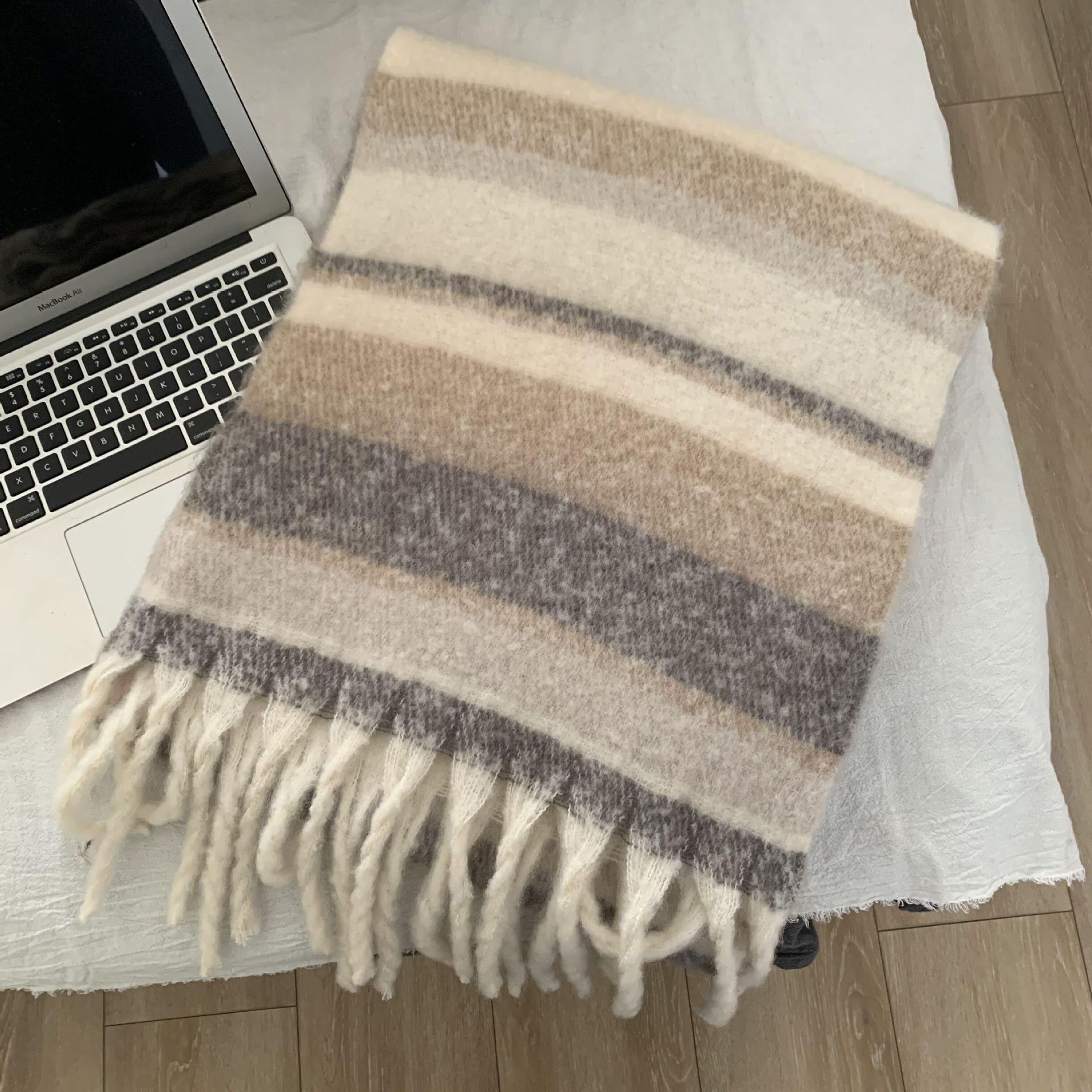 

Новый полосатый мохеровый шарф контрастных цветов женский осенне-зимний утолщенный теплый студенческий универсальный шарф с бахромой