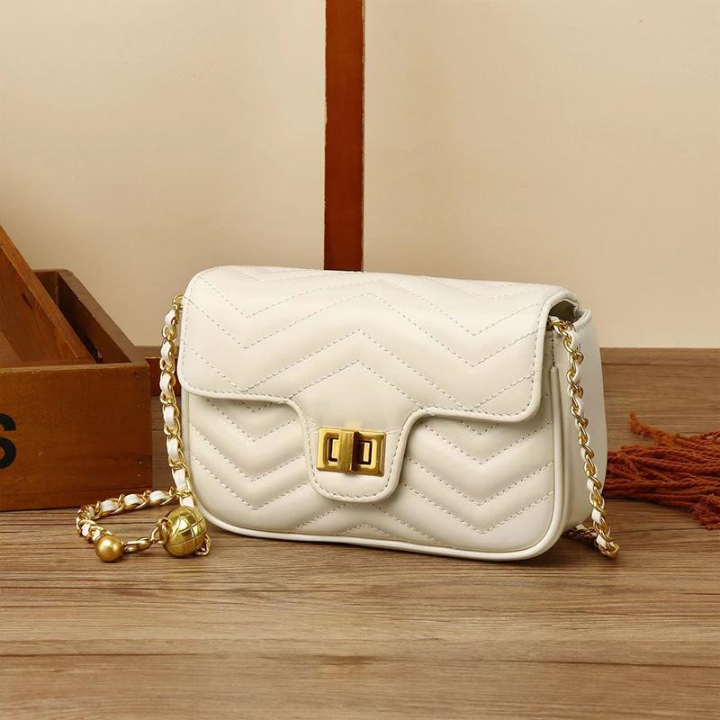 

Женская сумка из натуральной кожи 2025 Новая Модная Маленькая Стеганая Цепочка Золотой Шар Верхний Слой Коровьей Кожи Одноплечевая Наплечная 19*12*6 бежевый