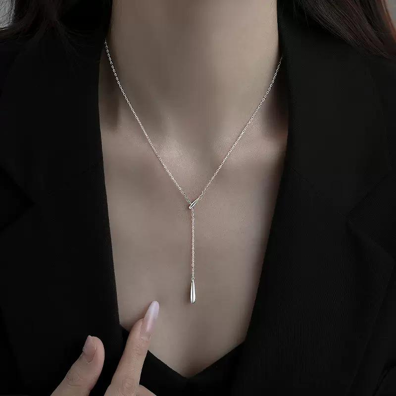 Elegant S925 Sterling Silver Water Drop Necklace - Women's Luxury Niche Design Choker with a Simple, Trendy Style.