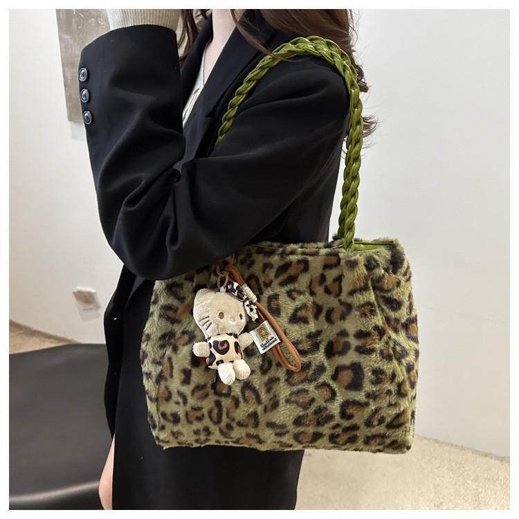 Street Style Leopard Print Plush Tote Bag With Magnetic Closure For Casual Daily Use