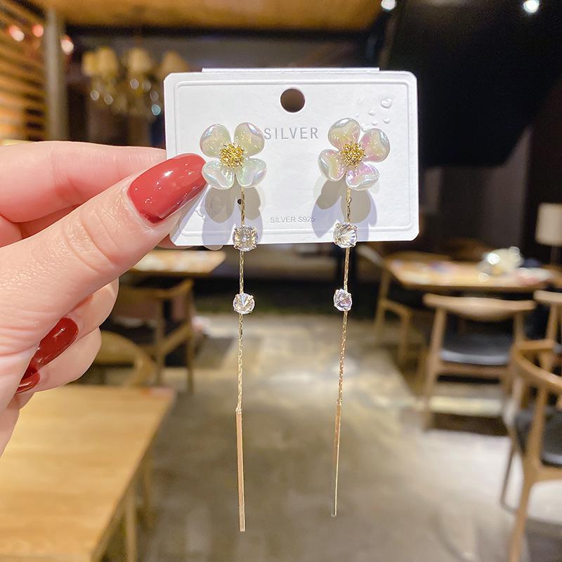 Korean Rhinestone Tassel Flower Stud Earrings: Fashionable S925 Silver Needle Retro Accessories 4B108