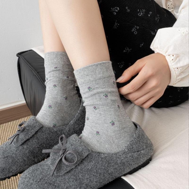 Boneless School-style Retro Small Floral Socks for Autumn and Winter, Trendy Mid-calf Socks for Women, Versatile Pile Socks