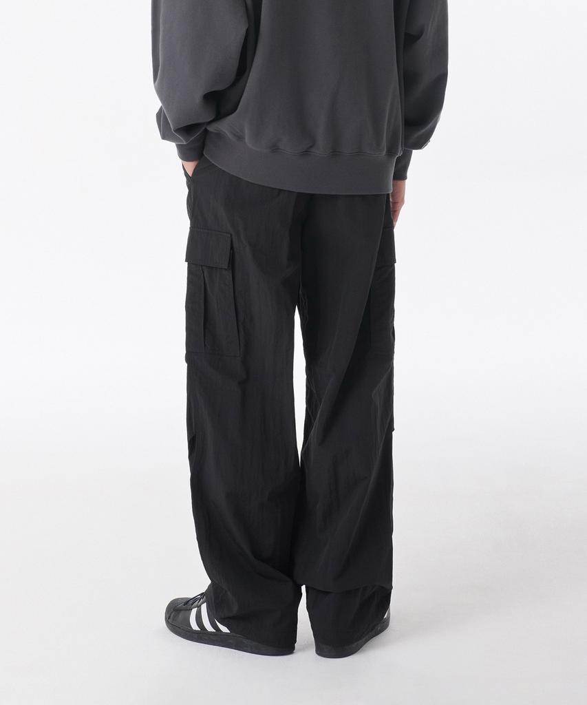 Musinsa Standard Nylon One-Tuck Parachute Cargo Pants [Black]