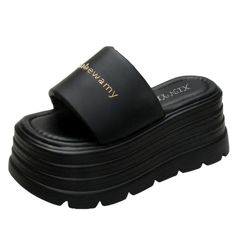 Platform beach slippers women's 2025 summer new casual outer wear sandals muffin one-word high heel
